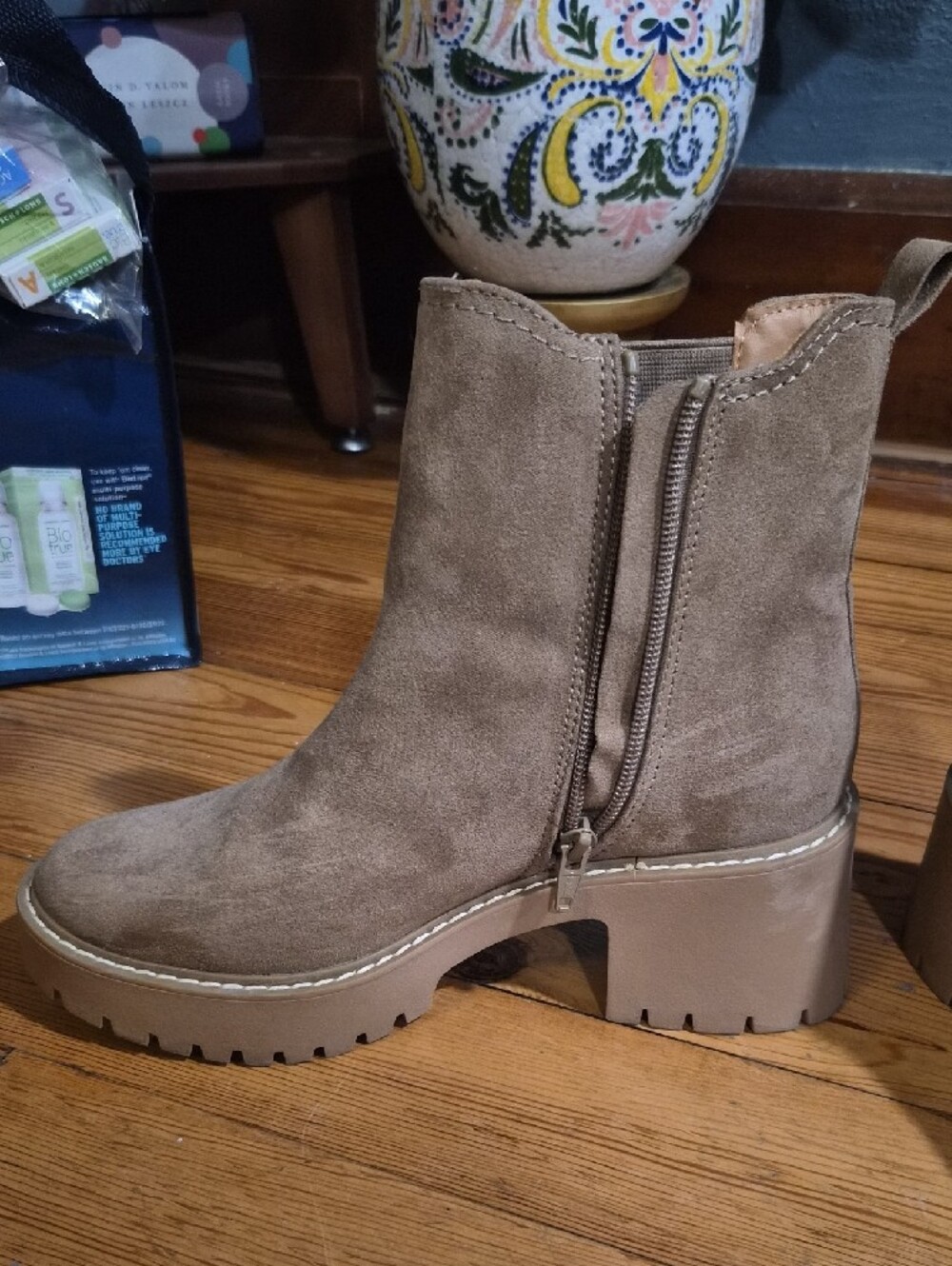 Universal Thread Booties - Picture 5 of 8